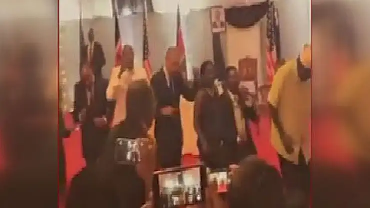 Obama'dan dans şov
