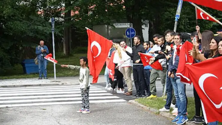 Somalili küçük Tayyip'ten PKK protestosu