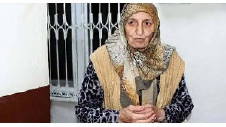 Yaşlı kadını attığı çığlık kurtardı