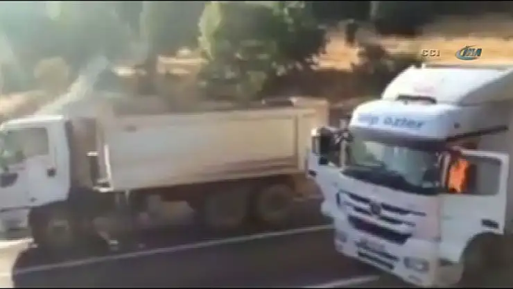 Yol kesip kamyon yakan teröristler böyle görüntülendi