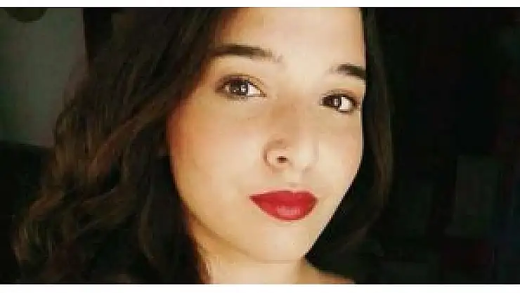 Annesinin gözyaşlarına dayanamayınca geri döndü