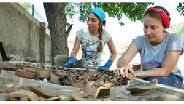 Çini Fırınları kazısı başladı