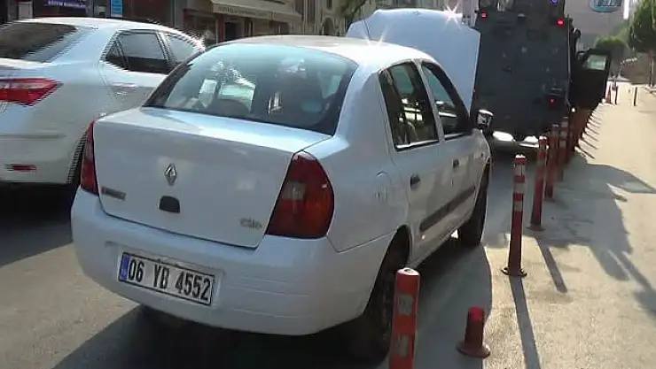 Adliyede şüpheli araç paniği