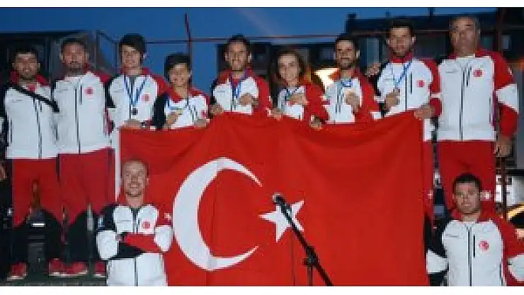 Biatlon Milli Takımı'ndan 13 madalya geldi