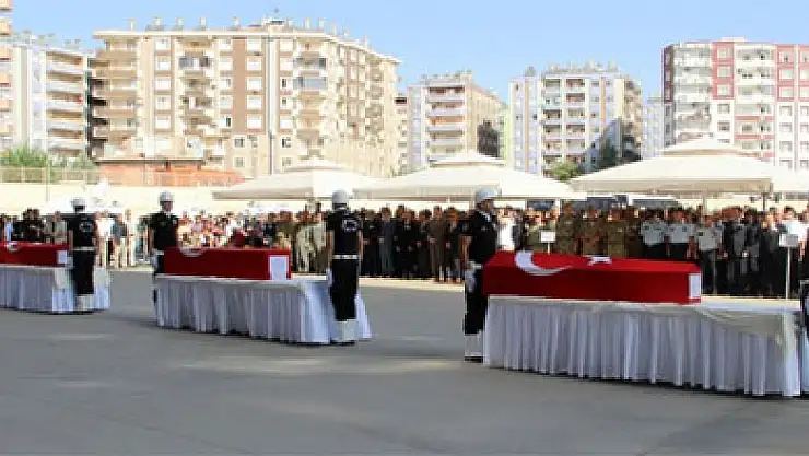 Türkiye 3 şehidini sonsuzluğa uğurladı