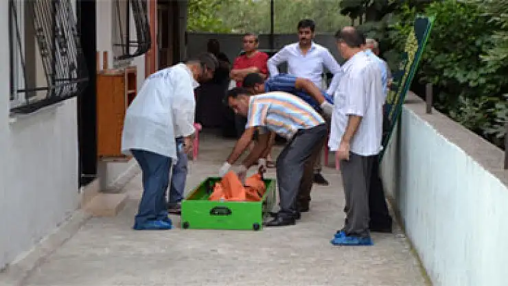 Tartıştığı kocasını bıçaklayarak öldürdü!
