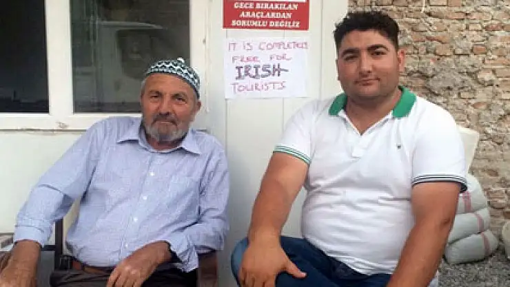 İmamdan İrlandalı turiste ücretsiz otopark