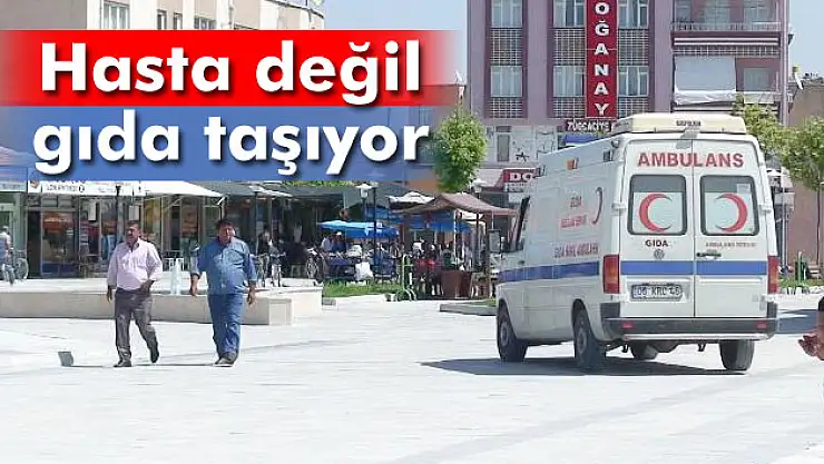 Ürünleri bozulmasın diye ambulansta taşıyor