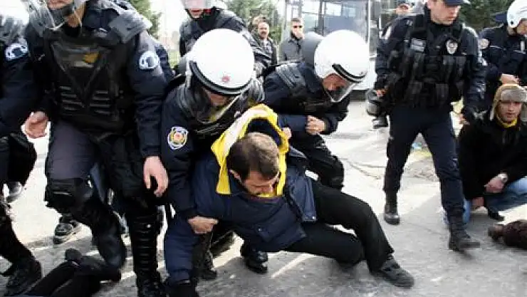 Polis, işçilere müdahale etti