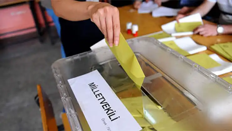 'HDP ve MHP oyları AK Parti'ye dönecek'