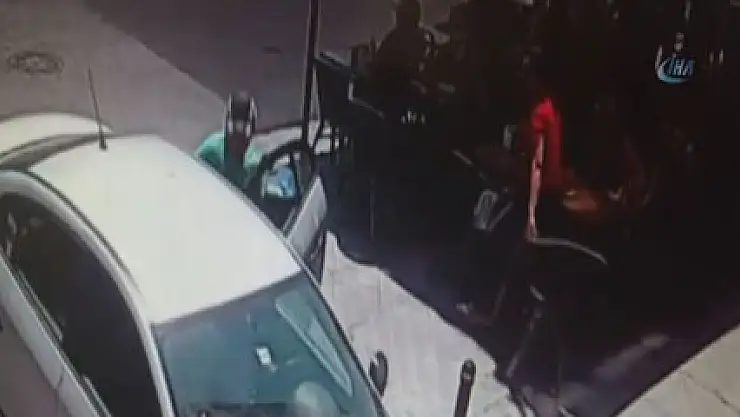 İstanbul'un göbeğinde akıl almaz kapkaç!