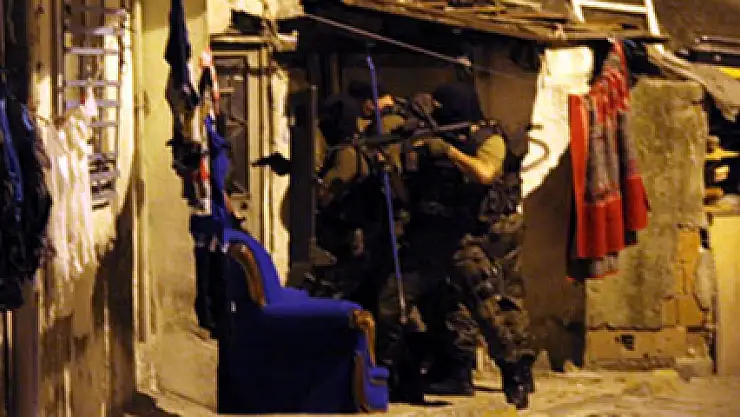 İstanbul'da şafak operasyonu!