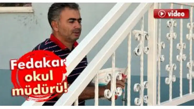 Okulu yeni eğitim öğretim yılına kendi elleriyle hazırlıyor