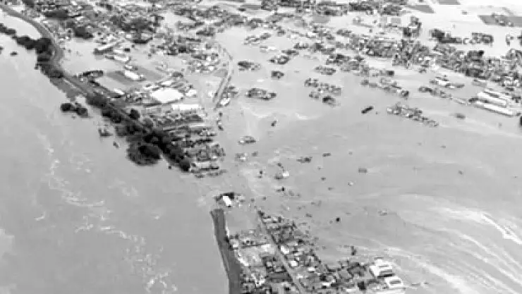 Japonya'yı tayfun vurdu: 1 kayıp, 15 yaralı