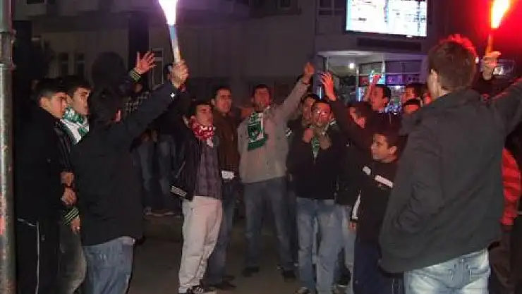 TEKSASLILARA POLİS ENGELİ