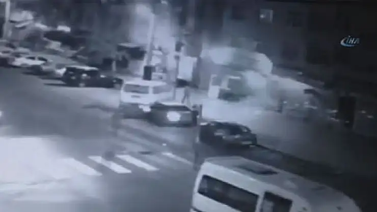 Polis aracını vurmak isteyen teröristler çay ocağını vurdu