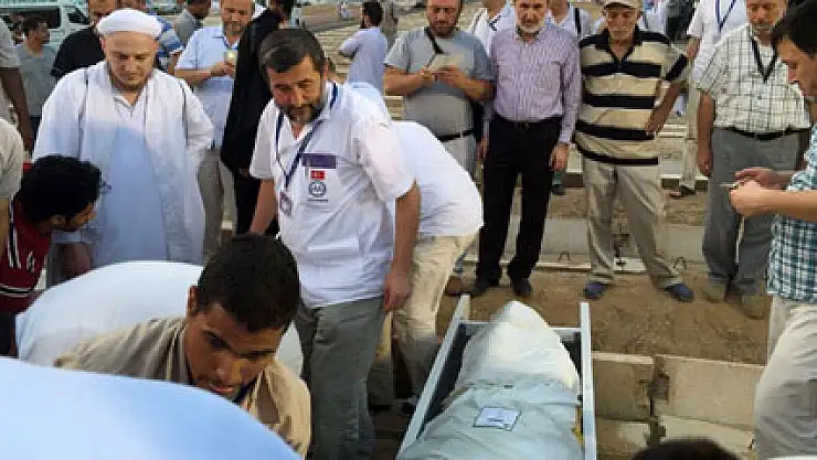 Vinç kazasında ölen Türk hacı adayları defnedildi