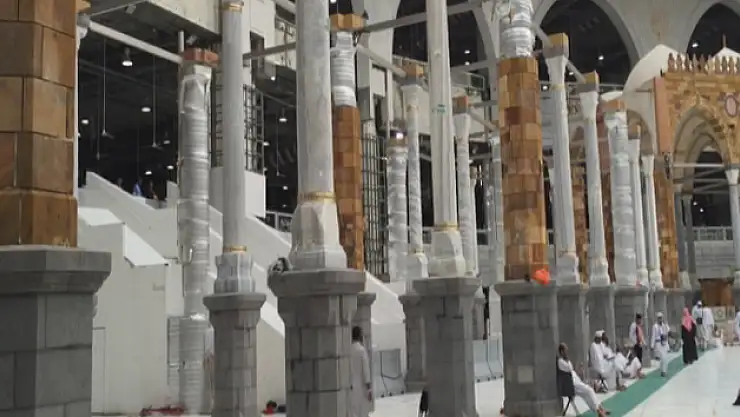 Kabe'deki Osmanlı revakları yerlerine monte ediliyor