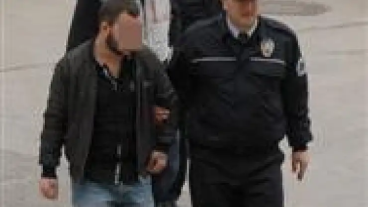 Bıçaklı saldırı zanlıları adliyeye sevk edildi