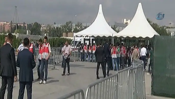 Yenikapı terör karşıtı mitinge hazır