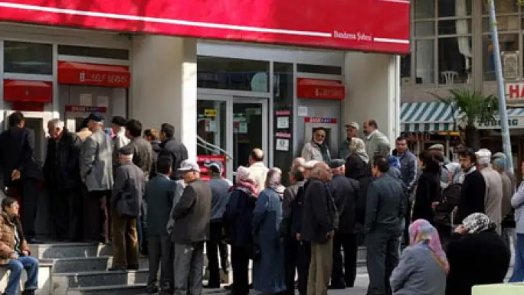 Emekli Maaşlarına Seyyanen Zam Yapıldı