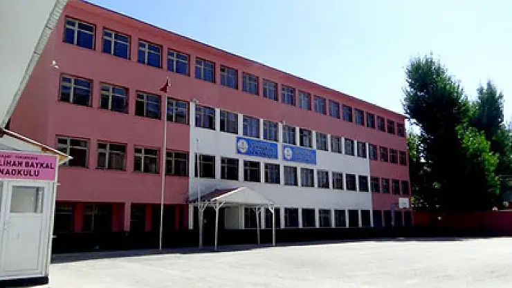 Yüksekova'da okullar boş kaldı