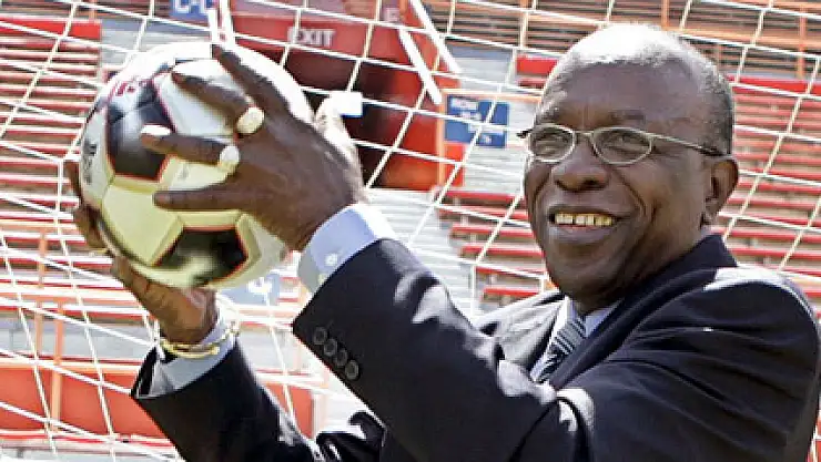 Jack Warner, ömür boyu futboldan men cezası aldı
