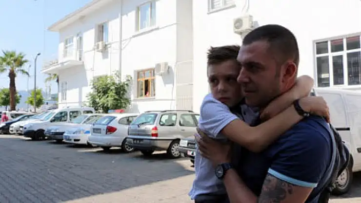 Üvey Türk babasından güçlükle ayrıldı