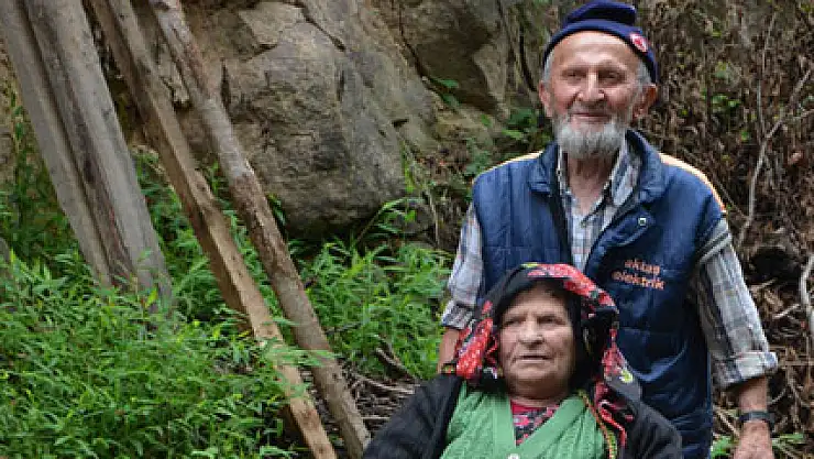 86 yaşında fedakar eş