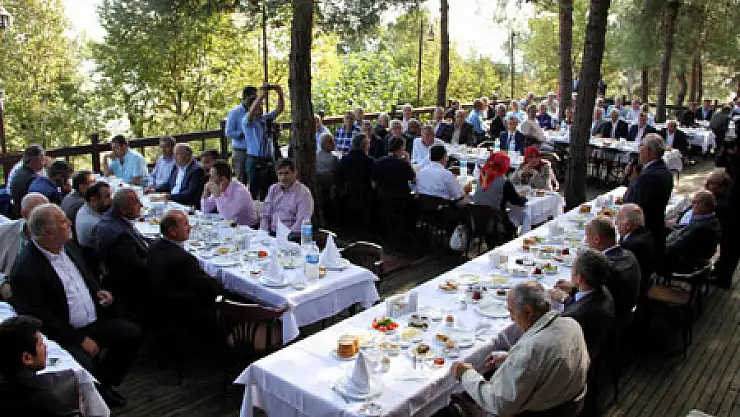 Başkan Yılmaz İş Adamları İle Bir Araya Geldi