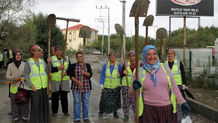 Erkekler kürekleri yürekli kadınlara bıraktı