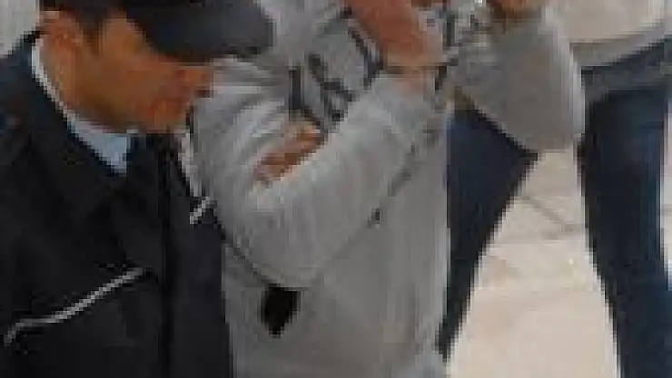 9 Yaşındaki kız çocuğuna taviz iddiasına dözaltı