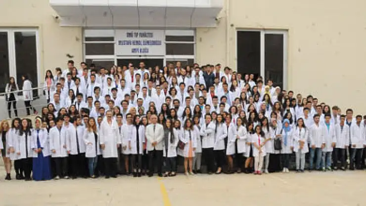 Doktor Adayları Beyaz Önlük Giydi