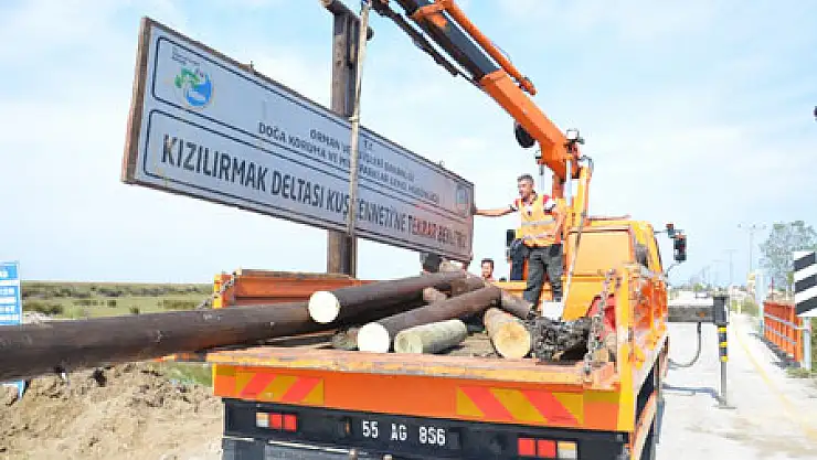 Kuş Cenneti Tabelası Yakıldı