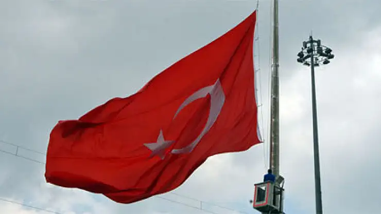 3 gün yas ilan edildi, bayraklar yarıya indirildi