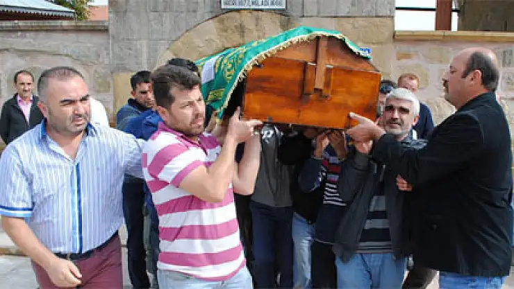 Ankara'daki patlamada doğum gününde ölen işçi emeklisi defnedildi