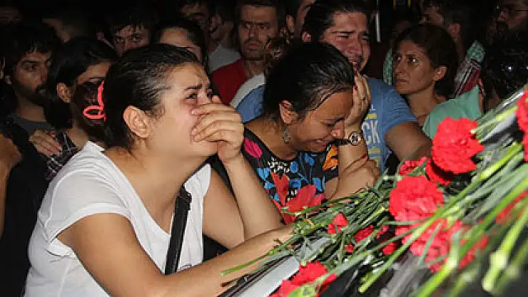 Dilan Sarıkaya'yı arkadaşları gözyaşlarıyla karşıladı