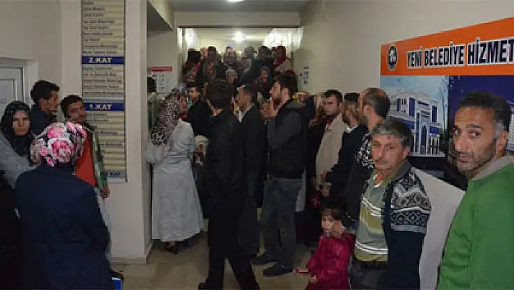 280 kişilik iş başvurusunda izdiham yaşandı