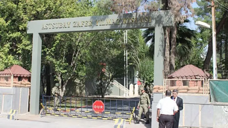 Kara Kuvvetleri Komutanı Zeki Çolak Suriye sınırında