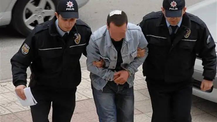 Düğünde tabancayla kan döken genç adliyeye sevk edildi