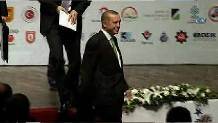 Erdoğan'ı gülümseten tezahürat