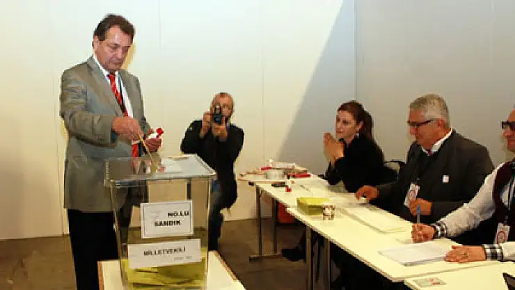 İsveç'te oy kullanıma işlemi başladı