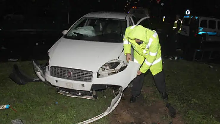 SAĞANAK YAĞIŞ KAZAYA SEBEP OLDU: 3 YARALI