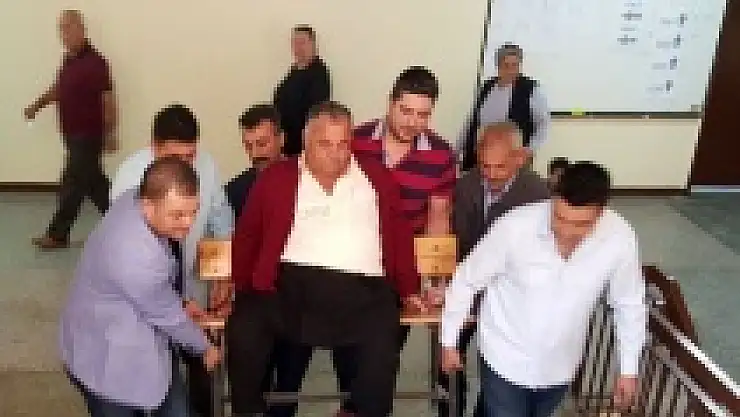 Engelli vatandaşın oy kullanma çilesi