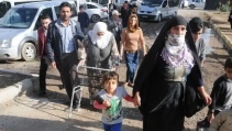 Barikatlar vatandaşları etkilemedi