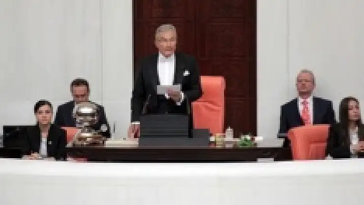 Meclisin geçici başkanı Deniz Baykal olacak