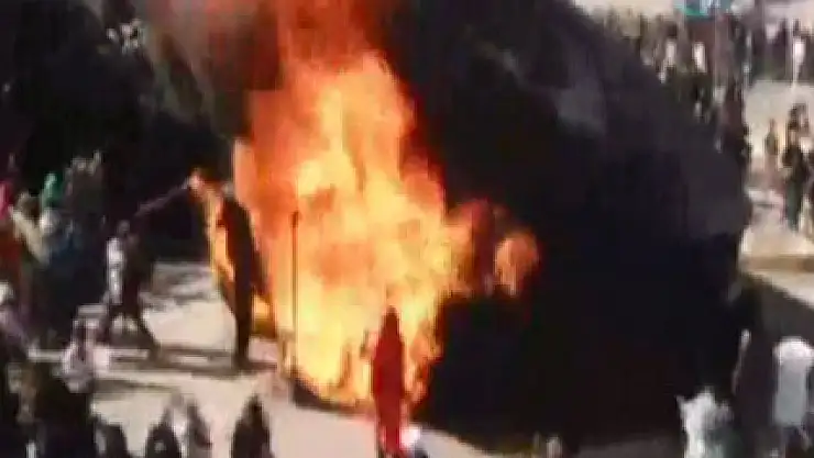 İnsanlar alevlerin içinde kaldı