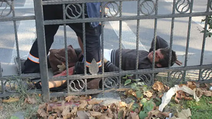 Polisten kaçan eylemci bariyerlere saplandı