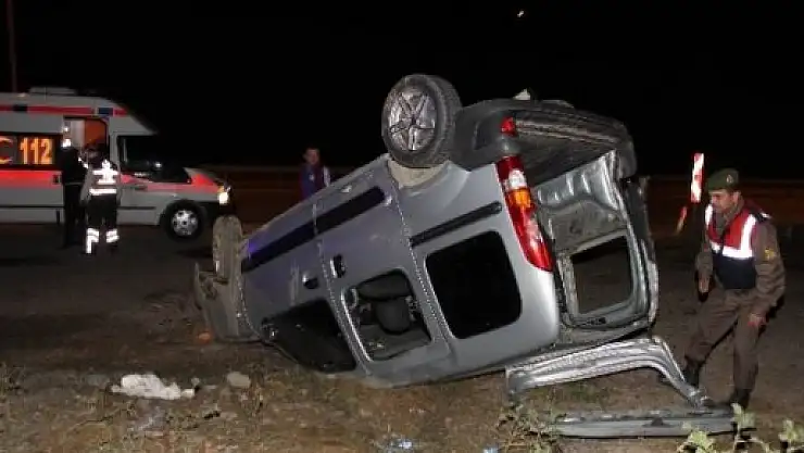 Kapalı Kasa Kamyonet Takla Attı: 6 Yaralı