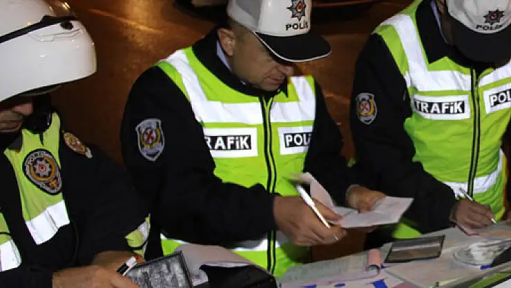 Trafik Ekipleri Hafta Sonu Ceza Yağdırdı